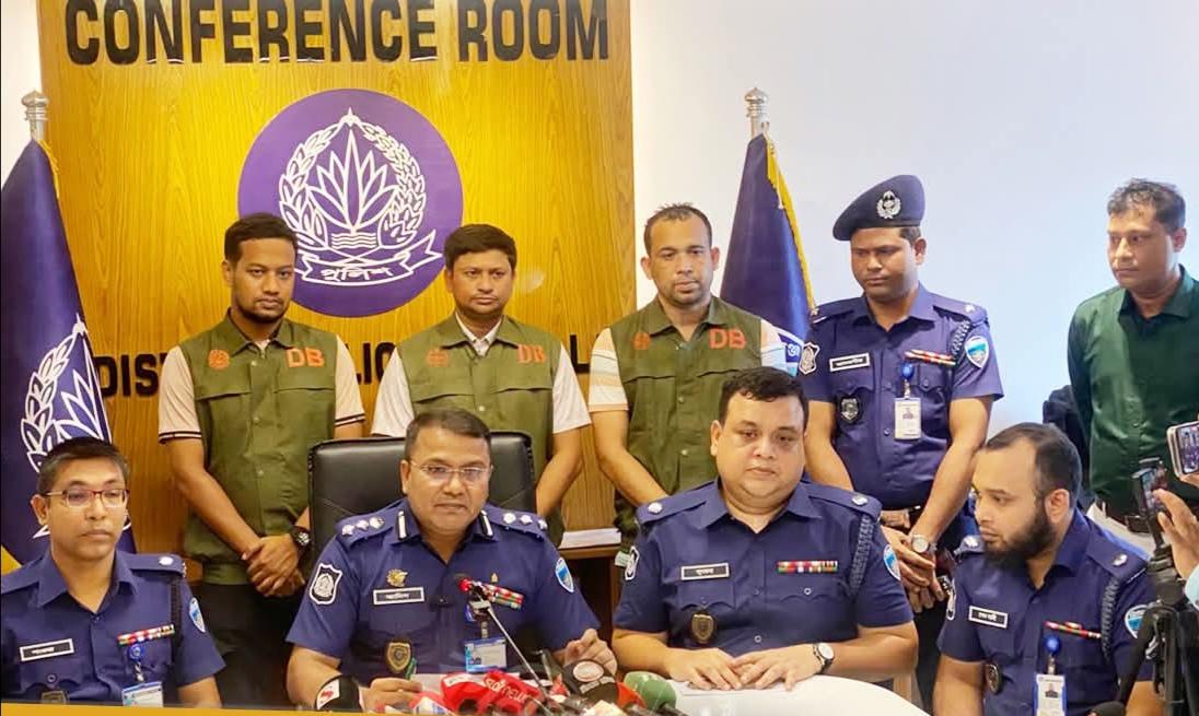 কুমিল্লা থেকে নিখোঁজ চার স্কুলছাত্রী হবিগঞ্জে উদ্ধার: বাড়ি ছাড়ার নেপথ্যে অনলাইন পরিচয়
